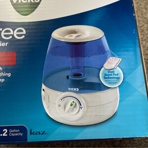 Vicks Humidifier filter free new in box